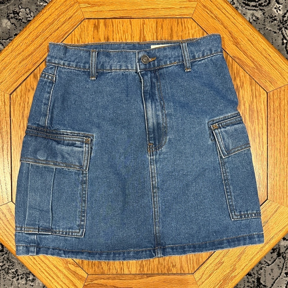 *WISHLIST* Blue Denim Skirt w/ Pockets Size Small